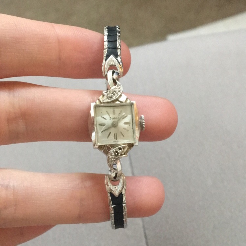 SOLD ON ANOTHER APP! Not available